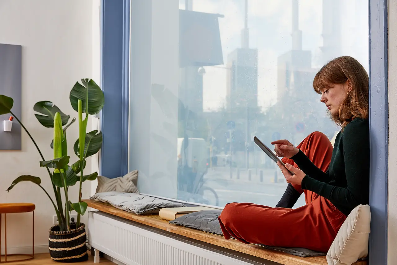 Helle Atmosphäre am Fenster